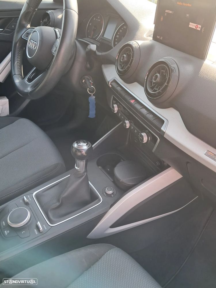 Audi Q2 1.6 TDI Design - 8