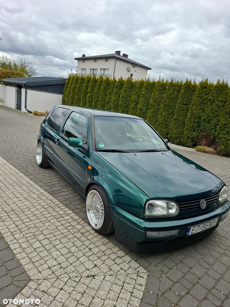 Volkswagen Golf - 16