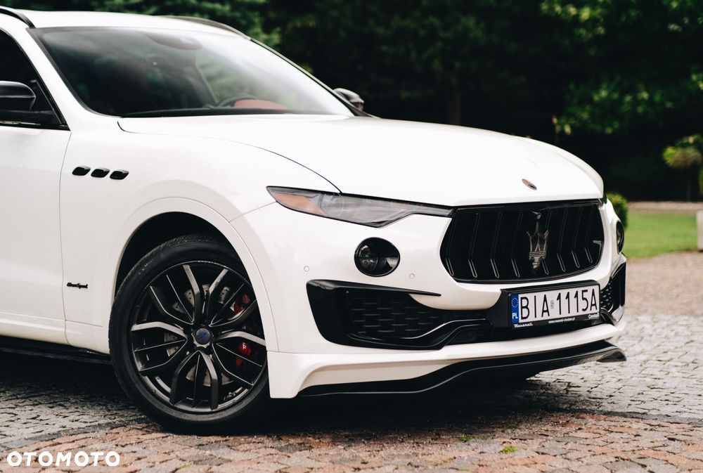 Maserati Levante S - 25