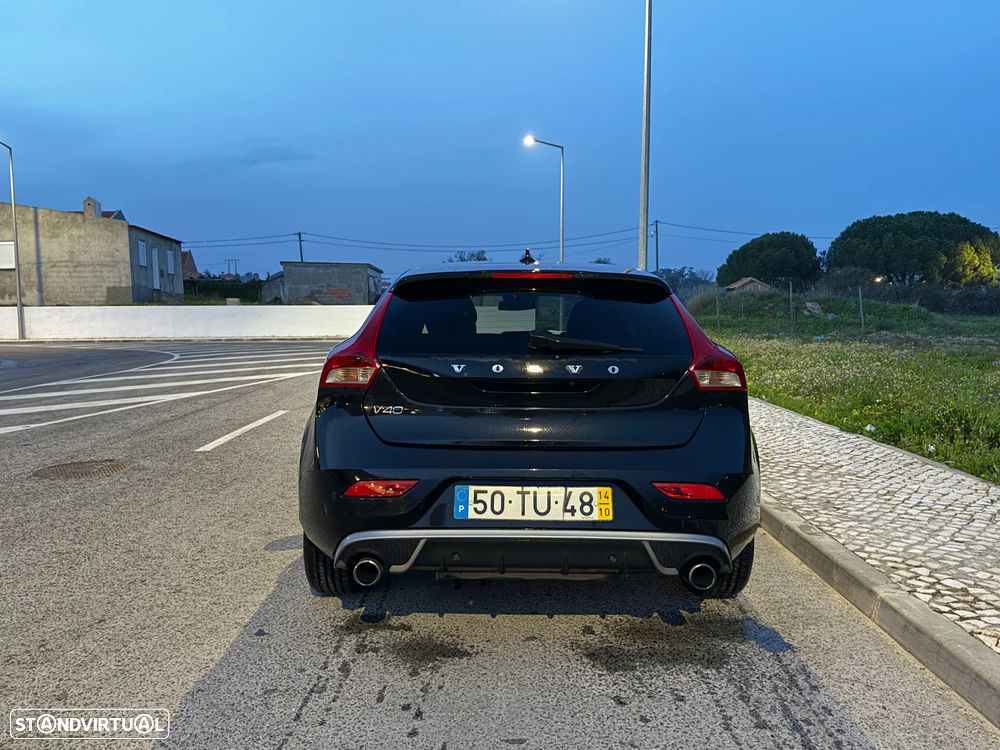 Volvo V40 D2 R Design - 6