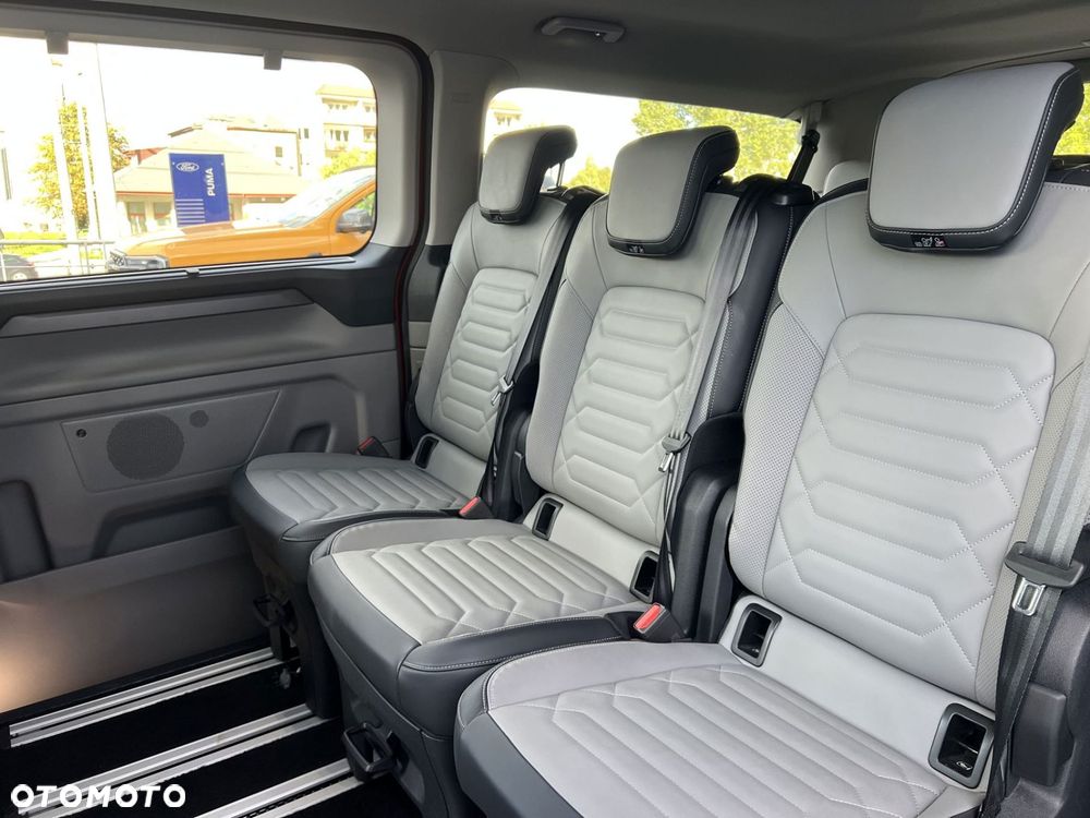 Ford Tourneo Custom - 16