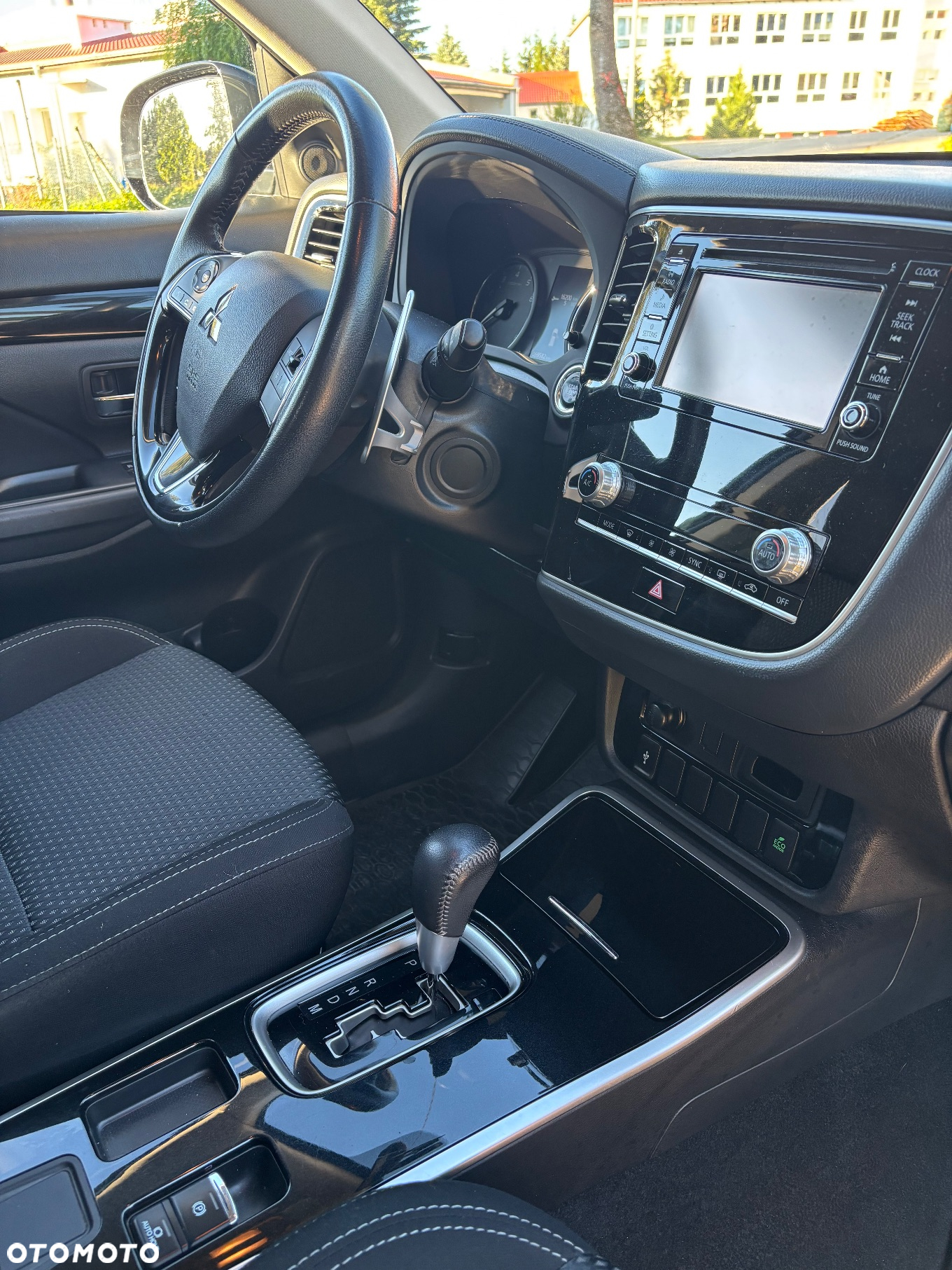 Mitsubishi Outlander 2.0 Intense 2WD CVT - 14