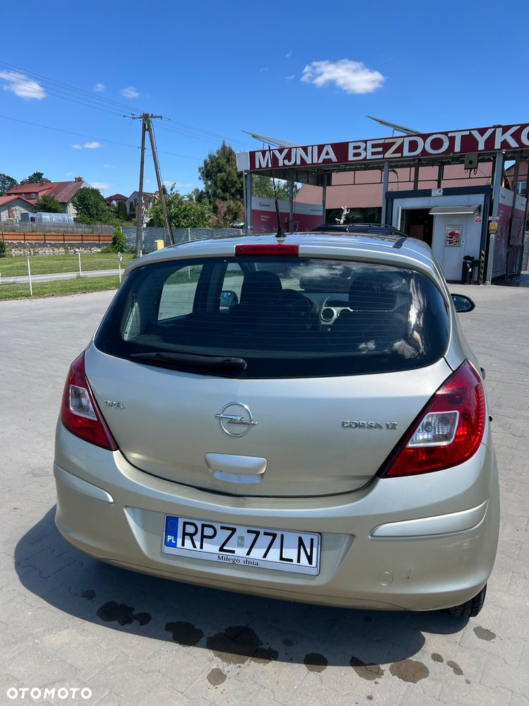 Opel Corsa 1.2 16V Essentia - 4