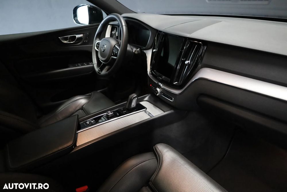 Volvo XC 60 T6 AWD Recharge Geartronic RDesign - 17