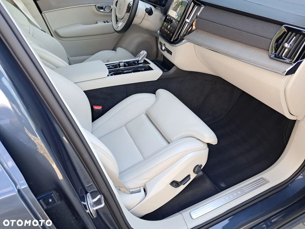 Volvo XC 90 T8 AWD Plug-In Hybrid Ultra Bright 7os - 23