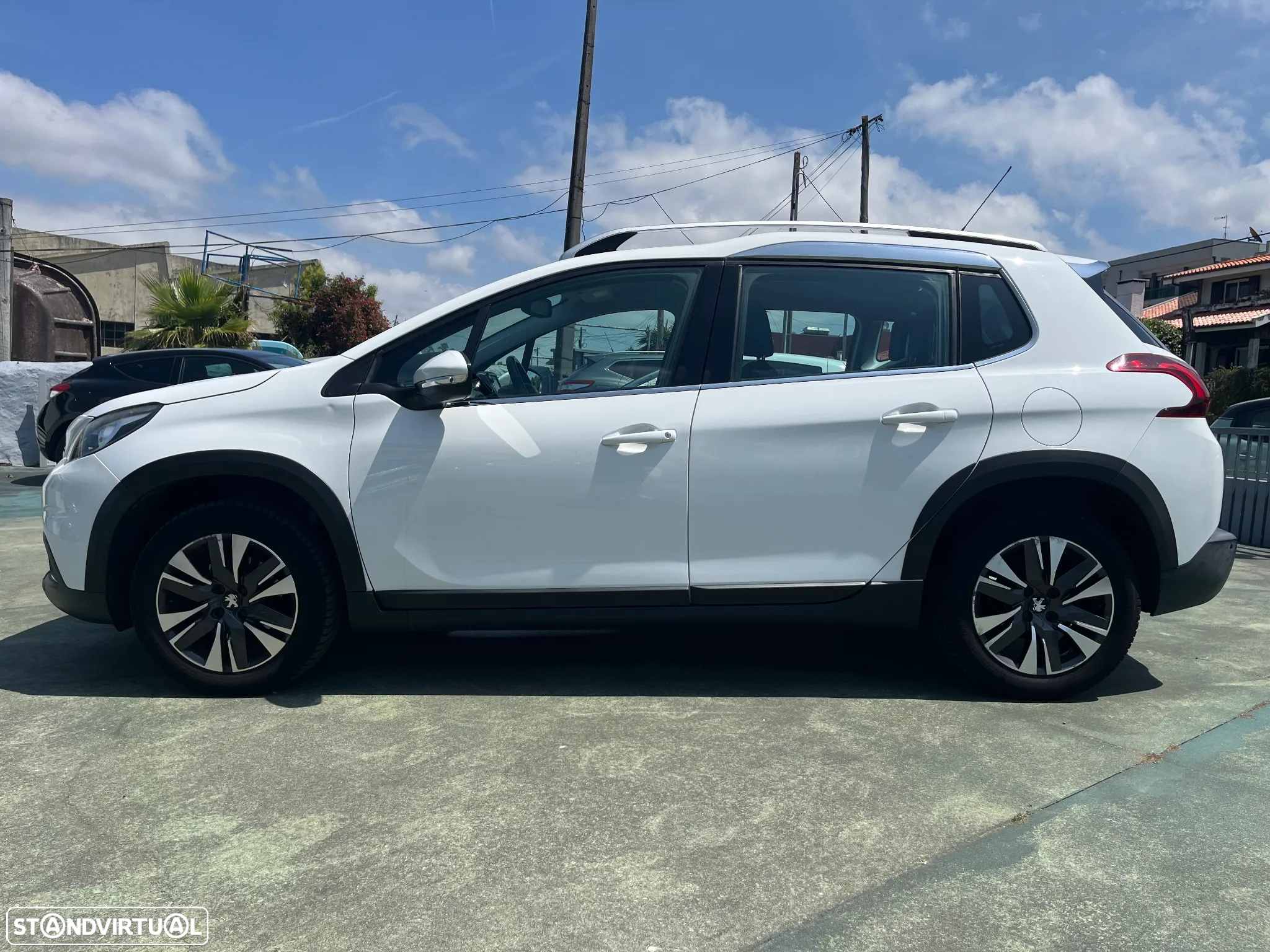 Peugeot 2008 1.2 PureTech Allure EAT6 - 3
