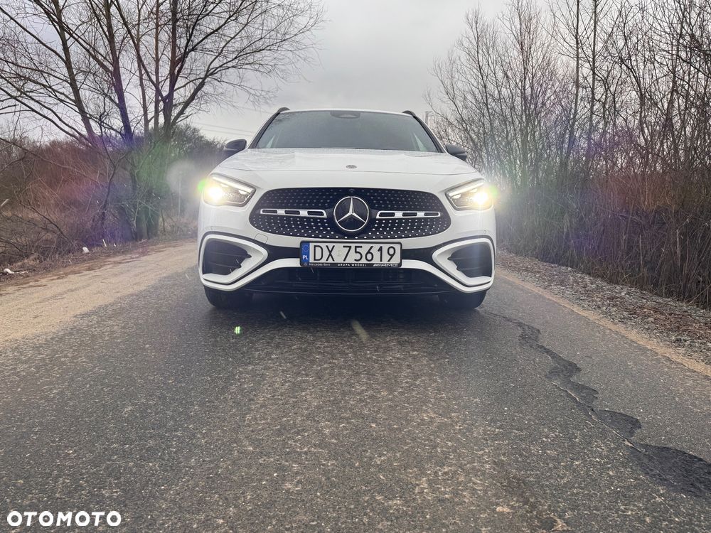 Mercedes-Benz GLA 200 AMG Line - 1