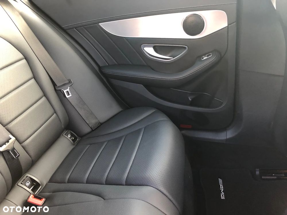 Mercedes-Benz Klasa C 200 4-Matic 9G-TRONIC - 13