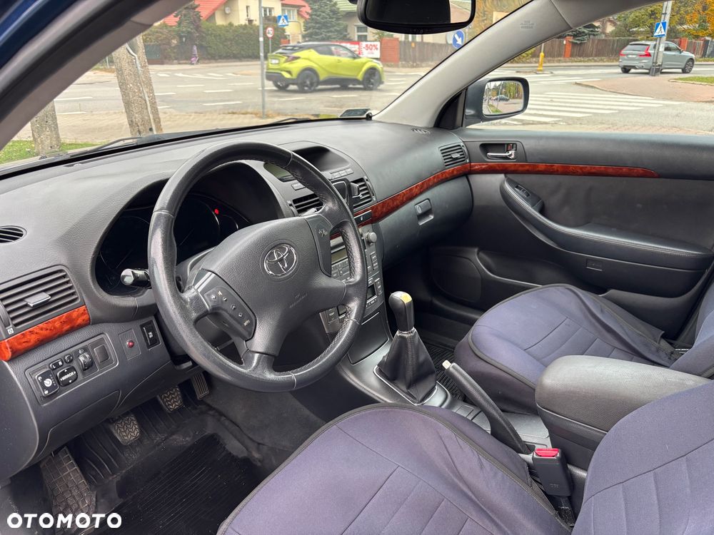 Toyota Avensis 2005 photo 4