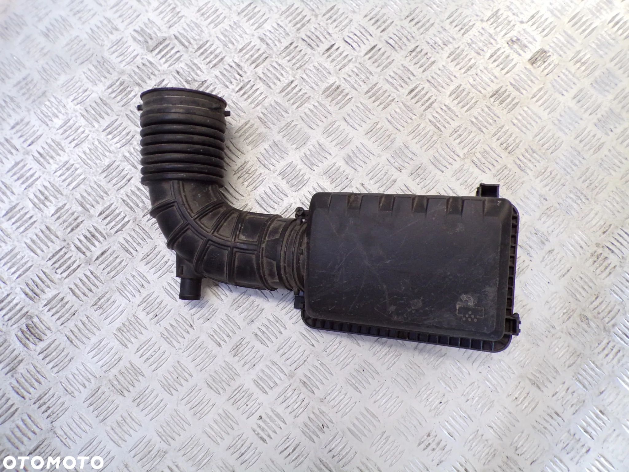 OBUDOWA FILTRA POWIETRZA KIA CEED III 28110-M6100 - 1