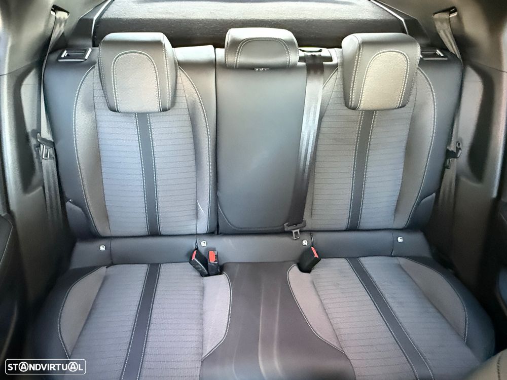 Peugeot 2008 - 11