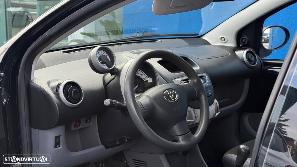 Toyota Aygo 1.0 + AC - 7