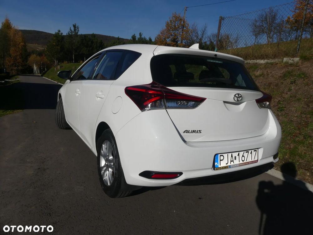 Toyota Auris 1.33 VVT-i Premium - 24