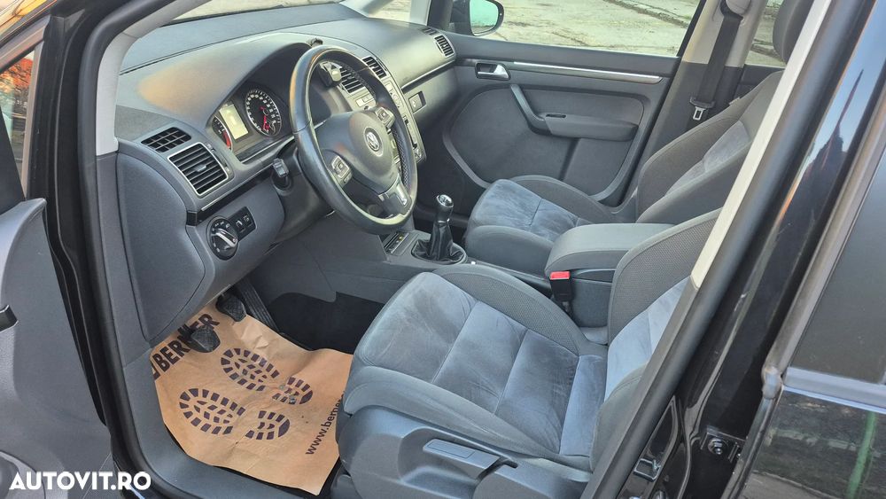 Volkswagen Touran 2.0 TDI DPF BlueMotion Technology Highline - 8