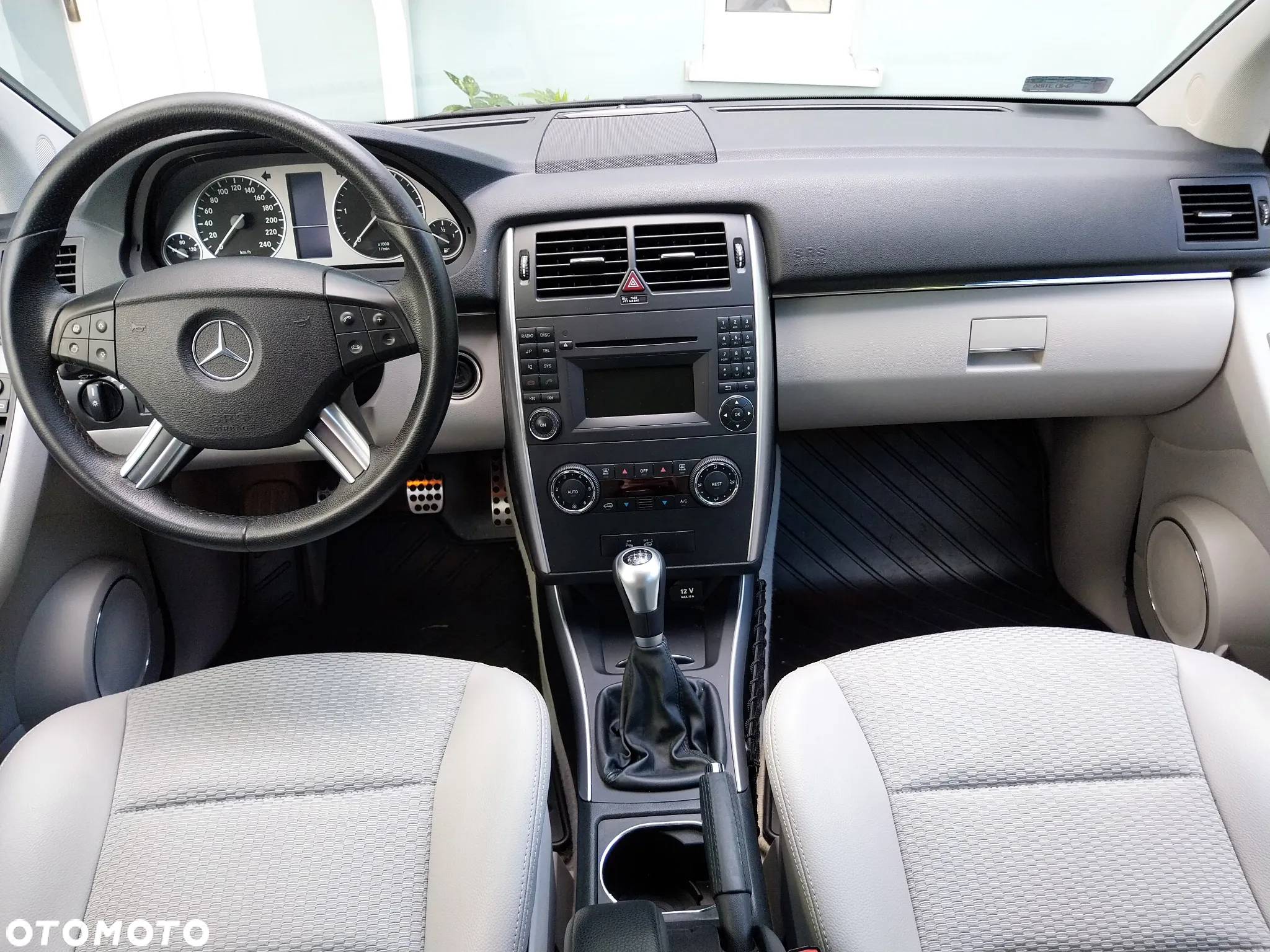 Mercedes-Benz Klasa B 180 CDI - 19