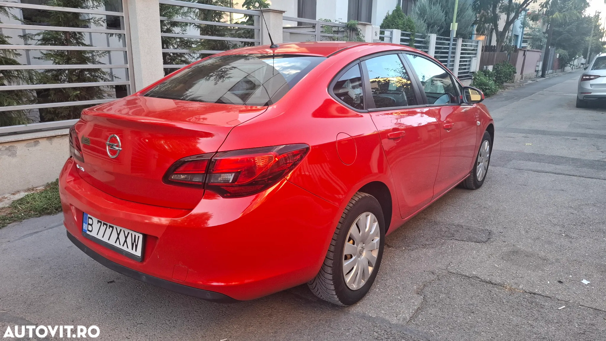 Opel Astra 1.6i Easytronic Enjoy - 4