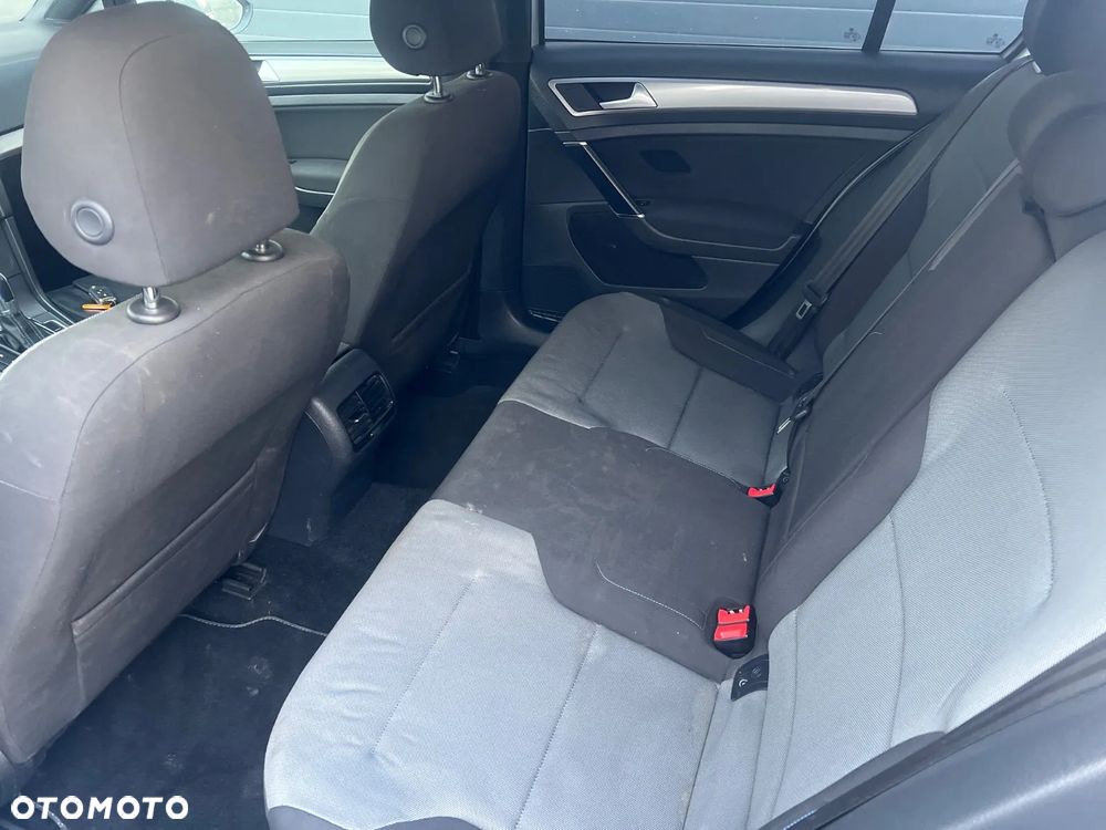 Volkswagen Golf Standard - 15