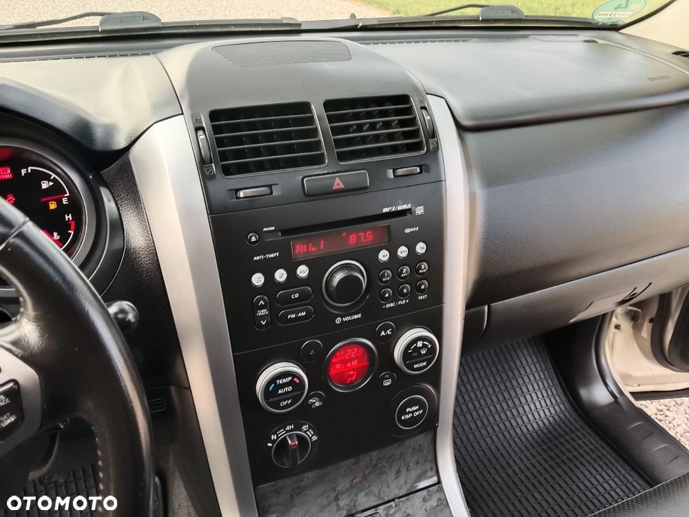 Suzuki Grand Vitara 2.4 Premium EU5 - 12