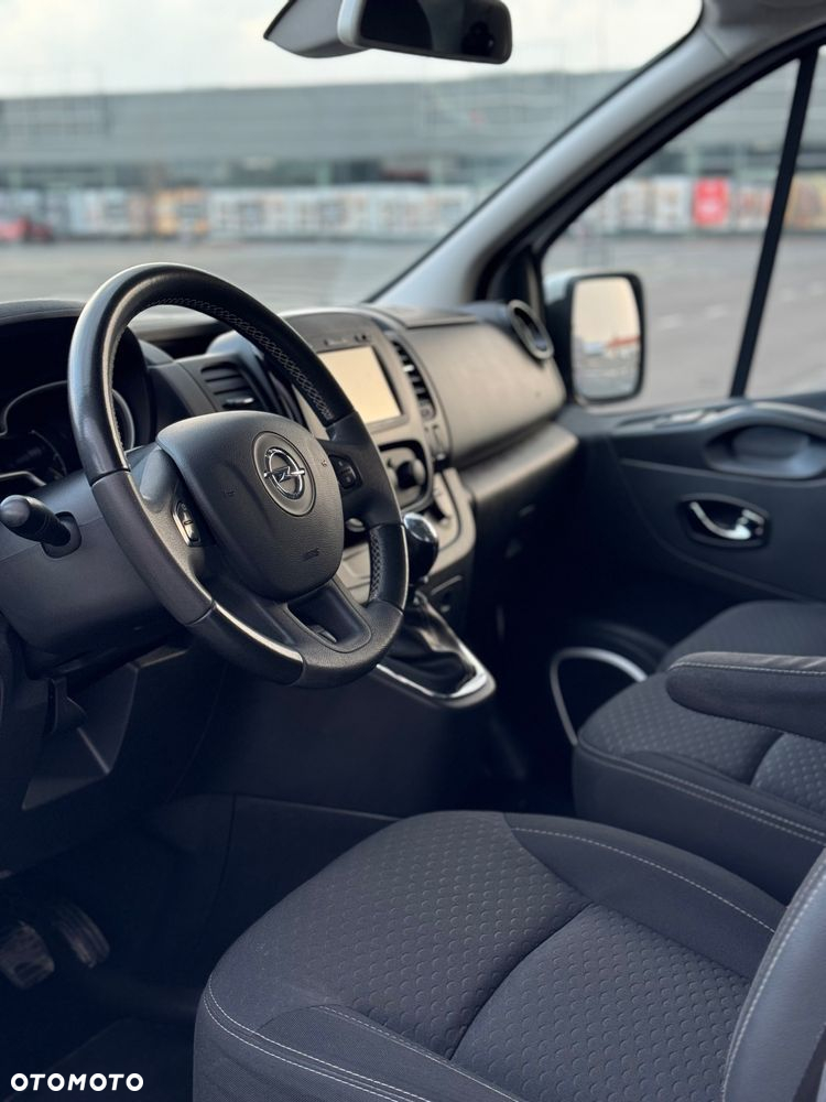 Opel Vivaro - 11