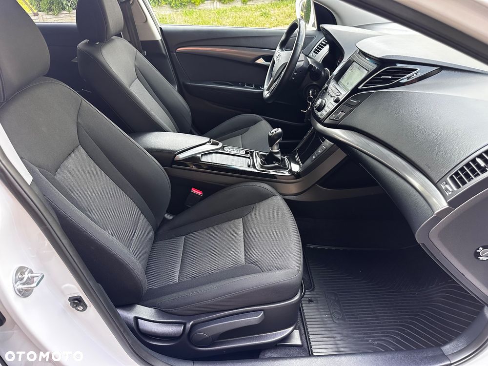 Hyundai i40 1.6 GDI Comfort + - 26
