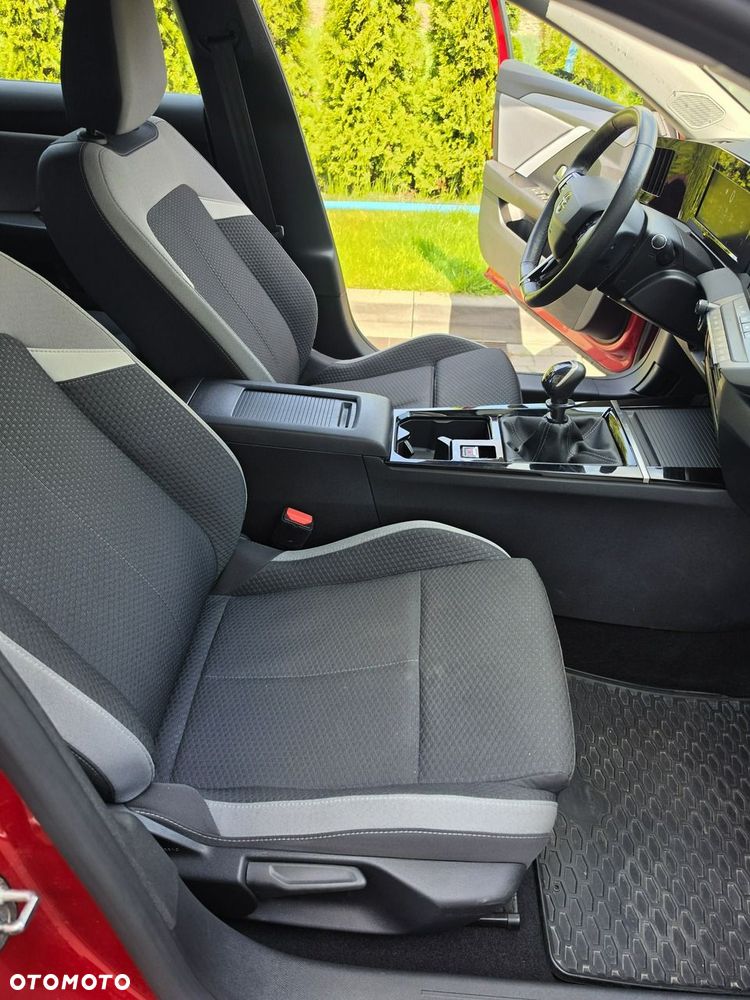 Opel Astra 1.2 Turbo Enjoy - 19