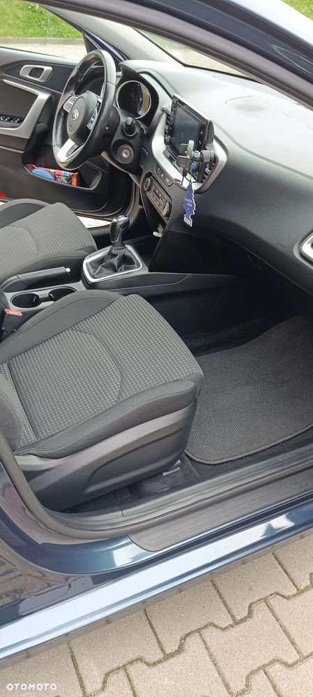Kia Ceed 1.6 CRDi mHEV M - 5