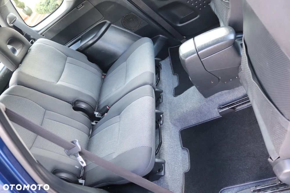 Toyota RAV4 4x4 Sol - 26