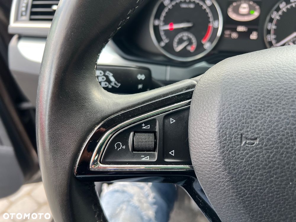 Skoda Superb 1.6 TDI GreenLine - 27