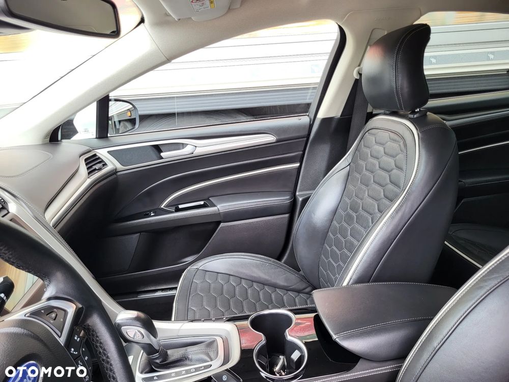 Ford Mondeo 2.0 Hybrid Vignale Plus - 23