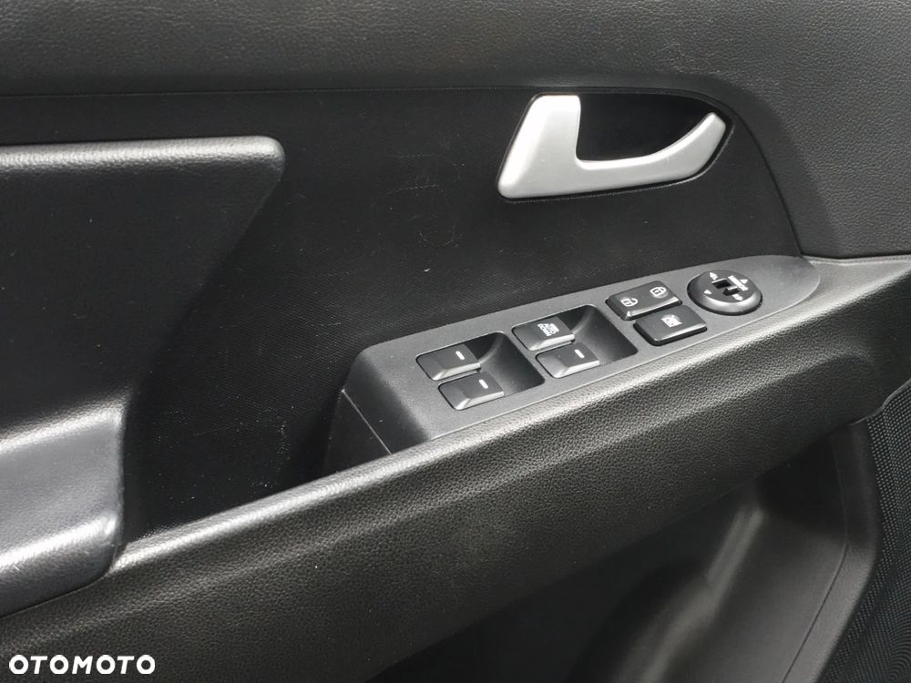 Kia Sportage 1.7 CRDI 2WD Attract - 20