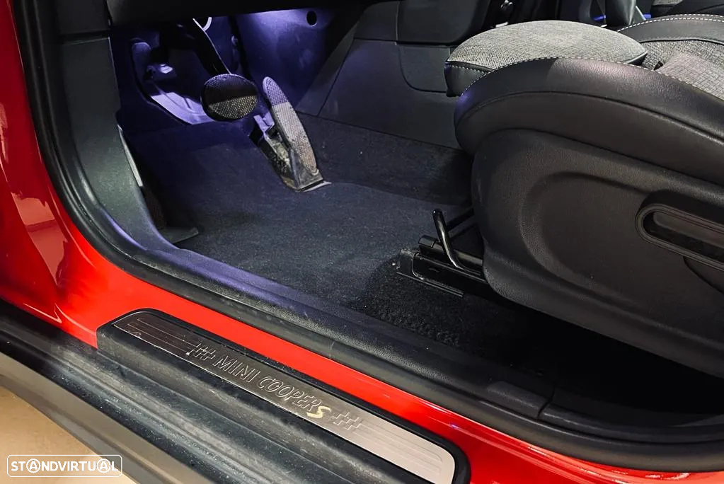 MINI Countryman Cooper SE ALL4 Auto - 30