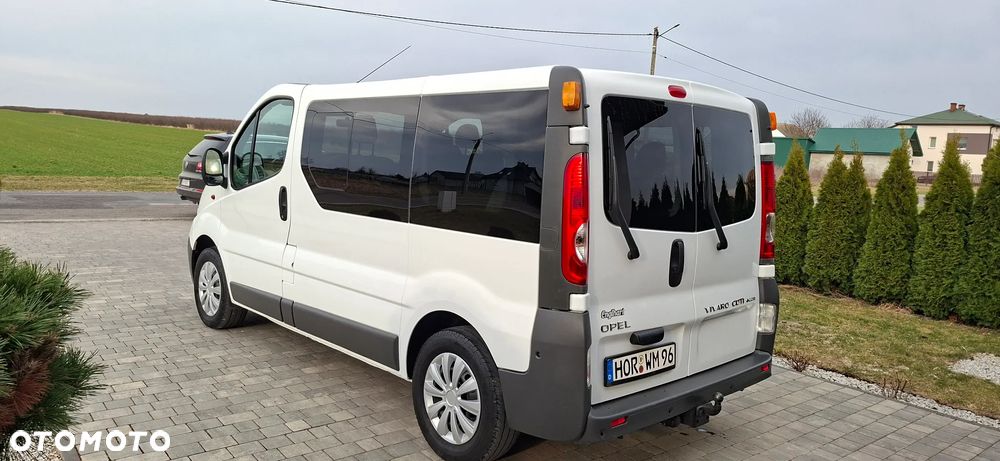 Opel Vivaro - 8