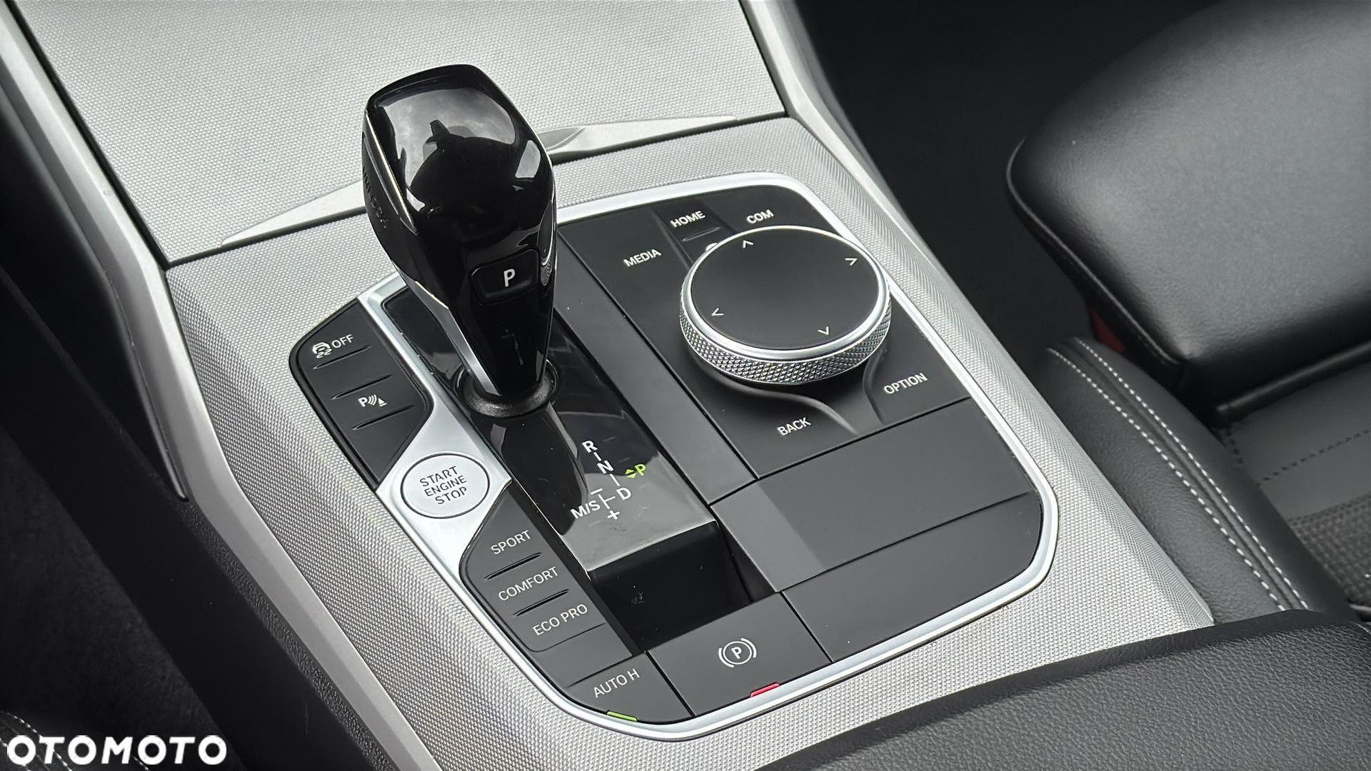 BMW Seria 3 318d - 17