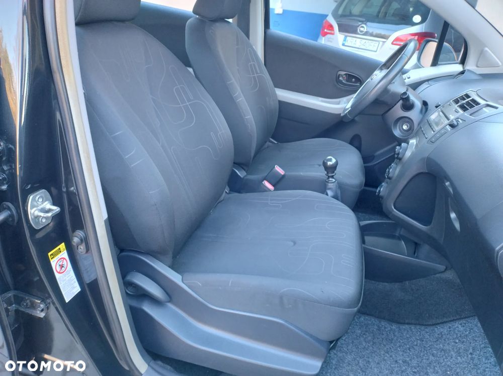 Toyota Yaris 1.33 Active - 36