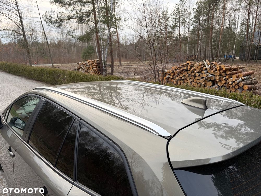 Toyota Corolla 1.8 Hybrid Comfort - 9