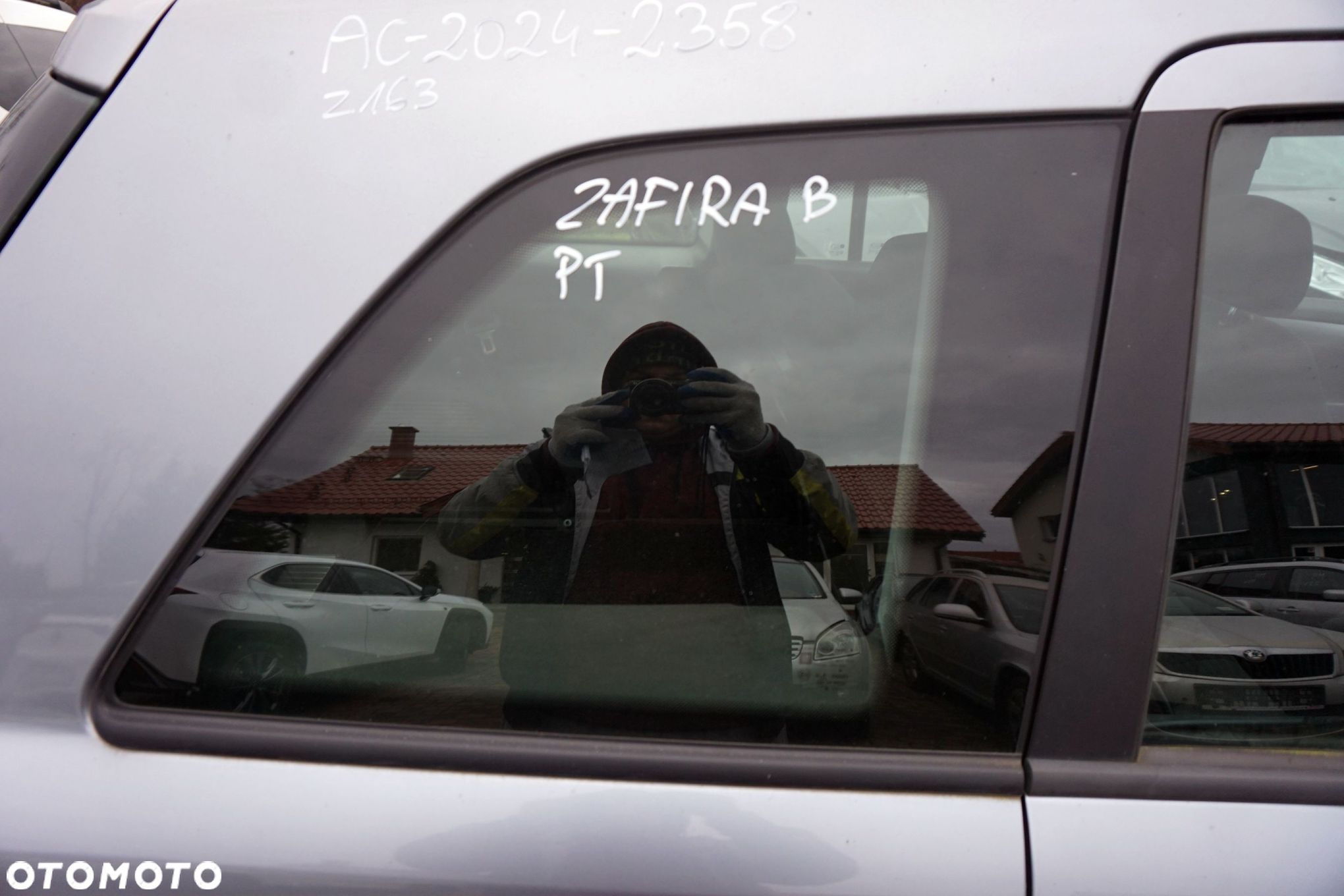 SZYBA KAROSERYJNA TYLNA PRAWA BOCZNA ZAFIRA B 13123932 OPEL 2005-2008 - 1