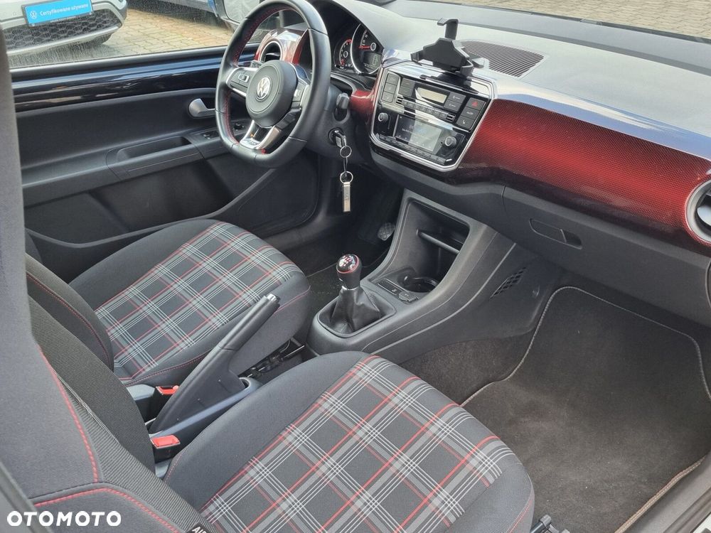 Volkswagen up! 1.0 TSI GTI - 12