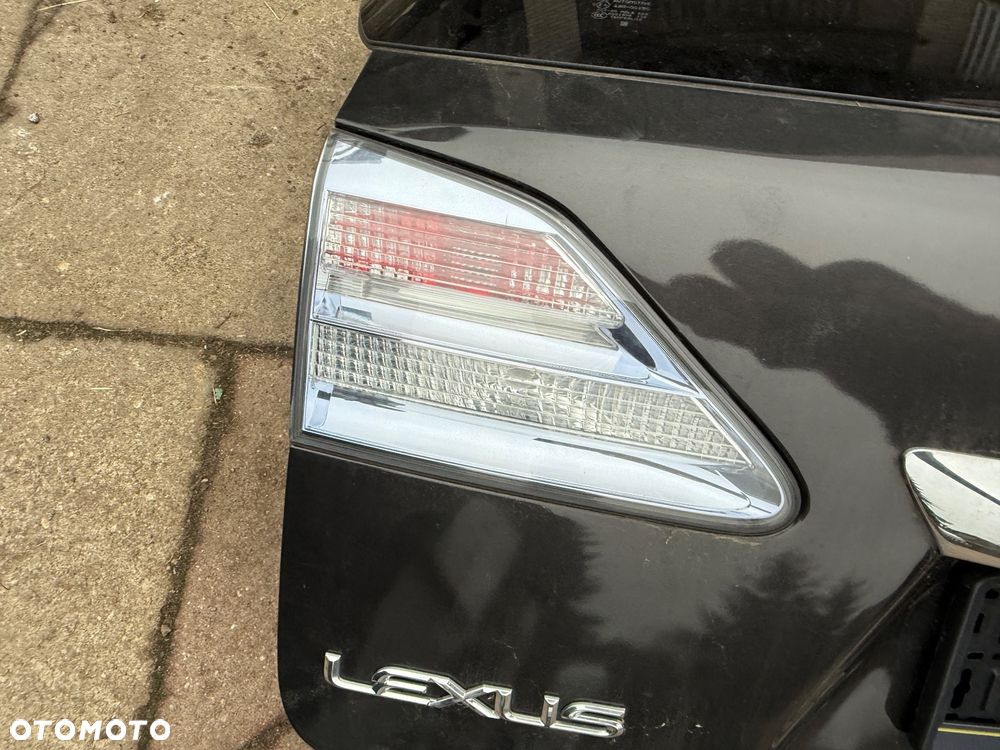 Lampa tylna lewa, prawa, w klapę Lexus RX450h 09-11r. - 1