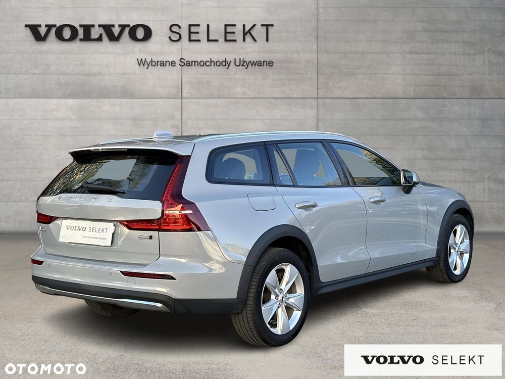 Volvo V60 Cross Country - 6