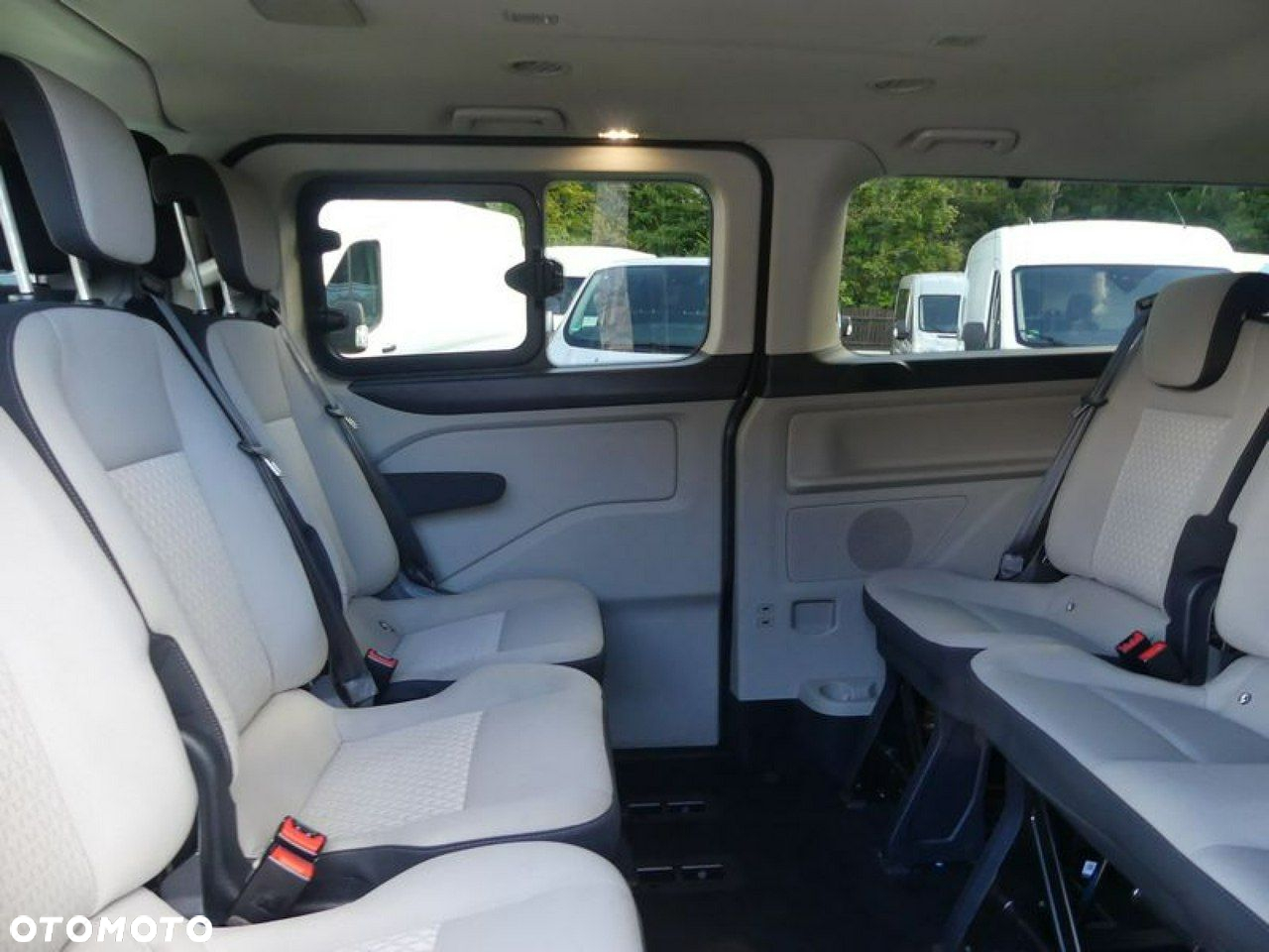 Ford Tourneo Custom - 6