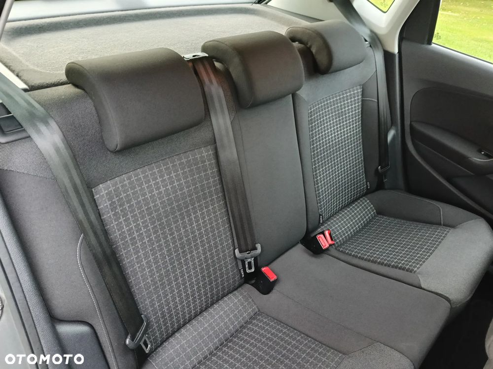 Volkswagen Polo 1.4 TDI (Blue Motion Technology) Highline - 23