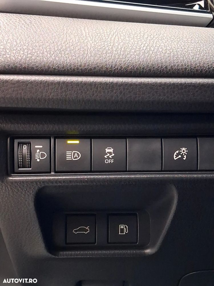 Toyota Camry - 13