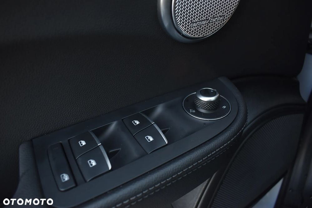 Alfa Romeo Giulia 2.0 Turbo Veloce Q4 - 23