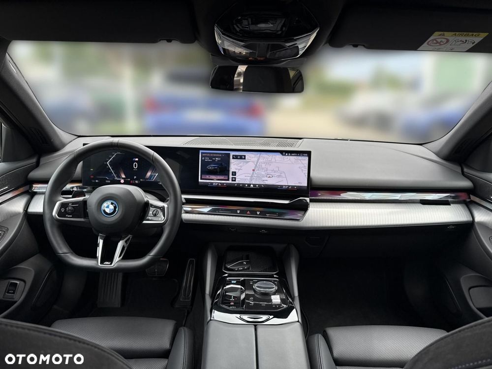 BMW i5 - 6