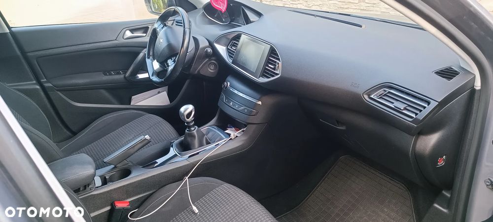 Peugeot 308 2017 photo 5
