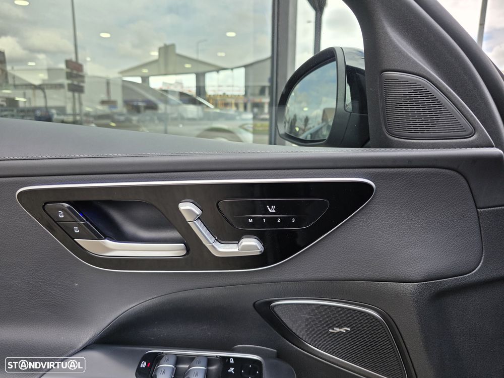 Mercedes-Benz C 300 e T 9G-TRONIC AMG Line - 25