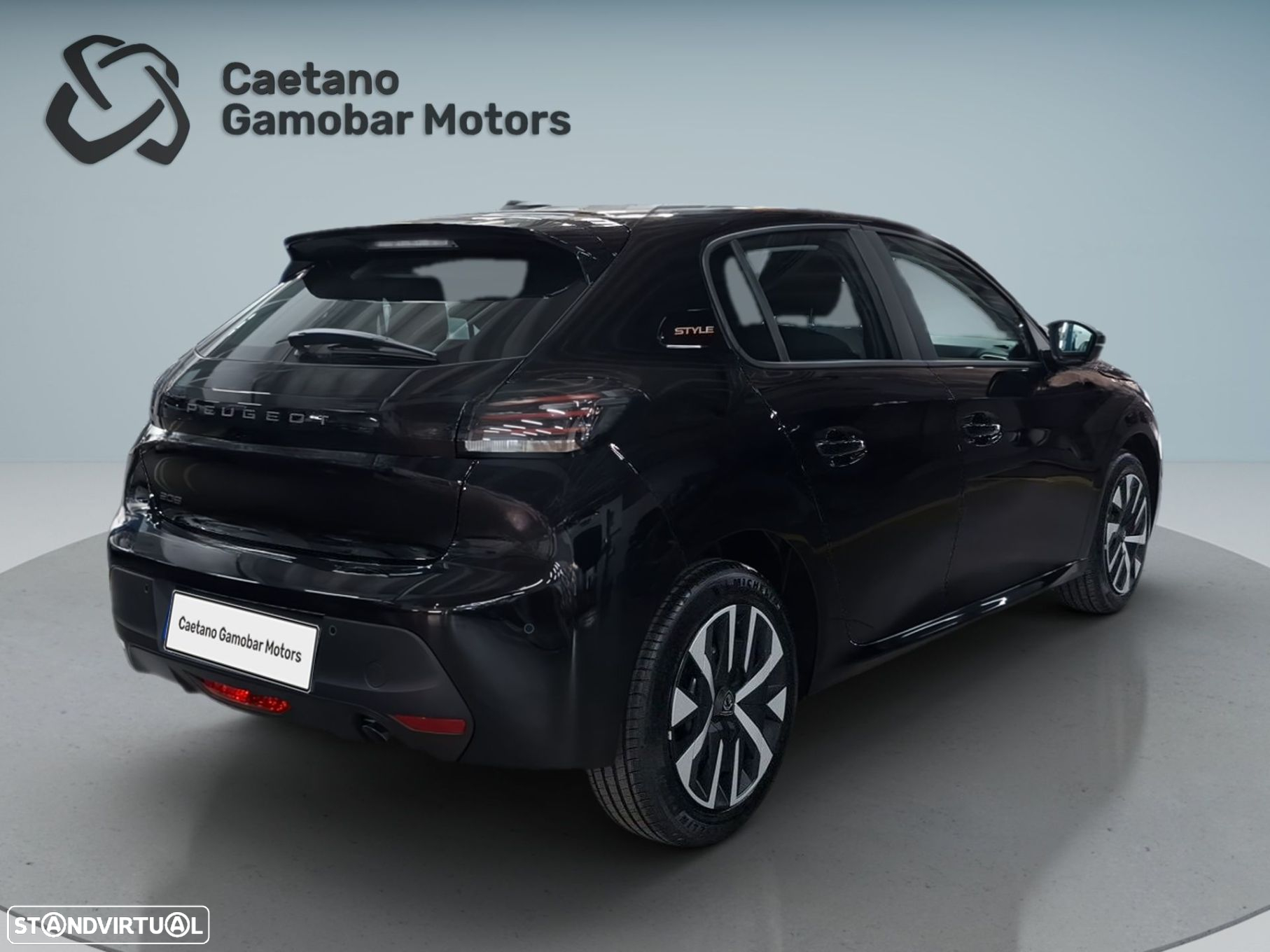 Peugeot 208 - 8