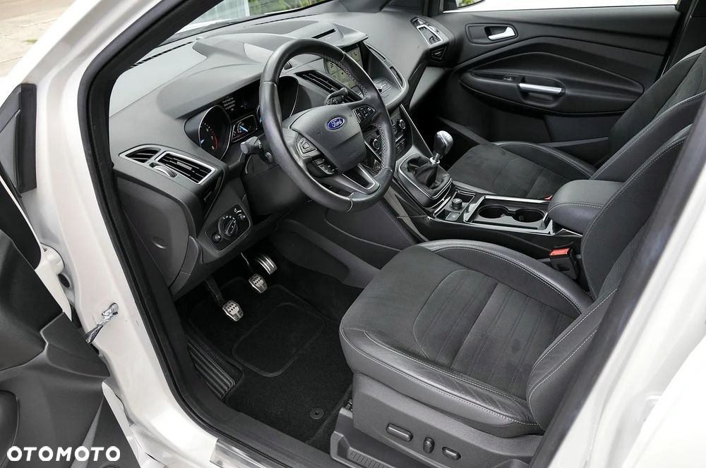 Ford Kuga 1.5 EcoBoost 2x4 ST-Line - 10
