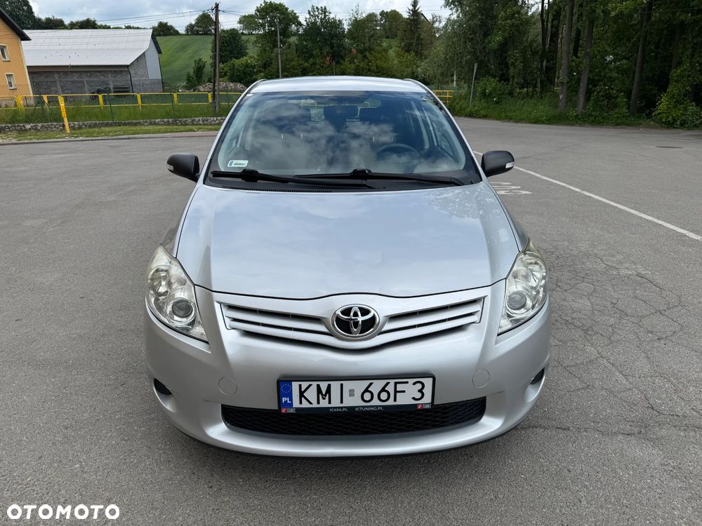 Toyota Auris 1.4 D-4D Terra - 3