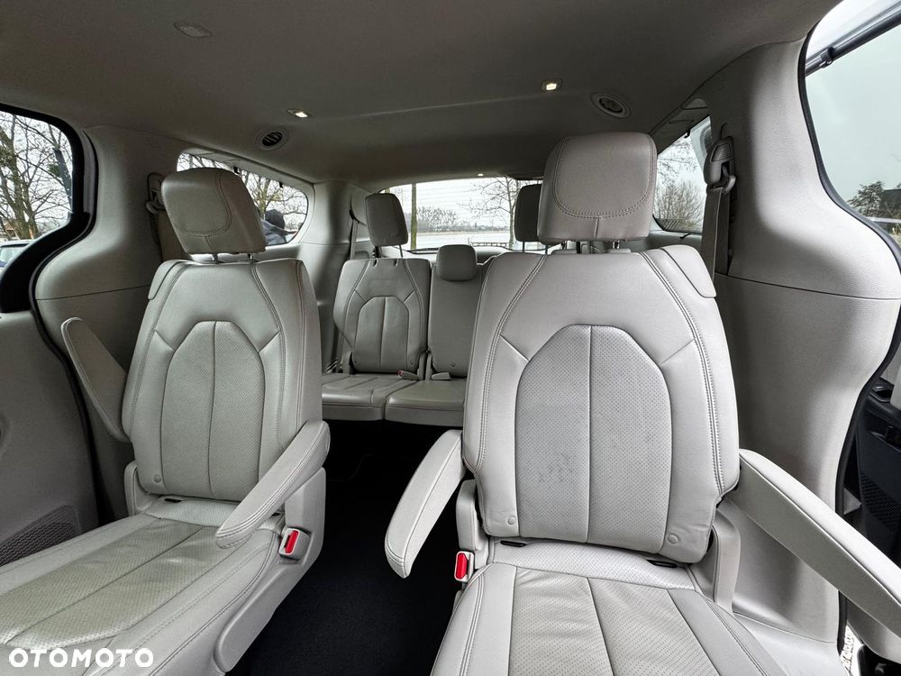 Chrysler Pacifica - 10